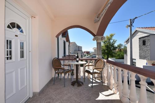 Studio with Terrace image 1