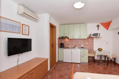 Studio with Terrace image 5