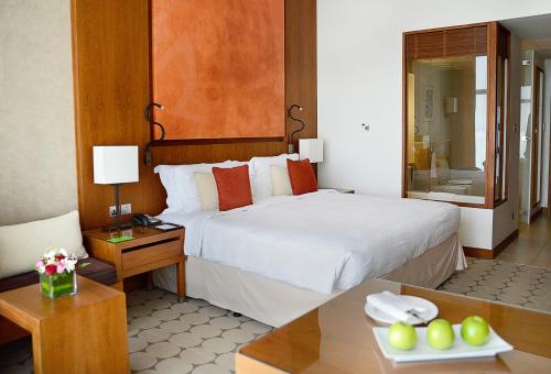 Standard Room - King Bed image 3