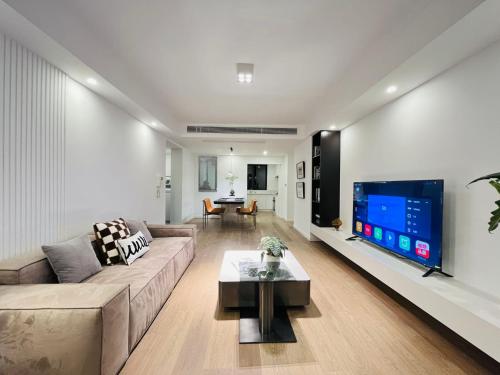 Bund Branch New west door 2 bedrooms big house, Shanghái