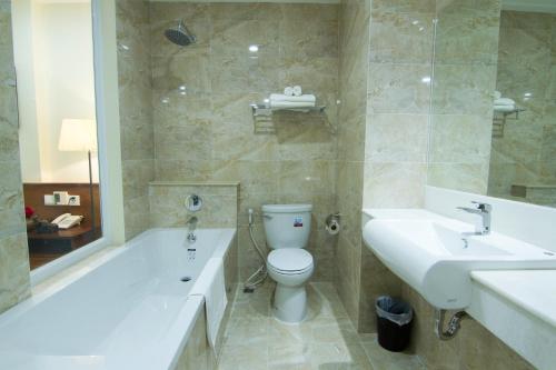 room detail thumbnail 2