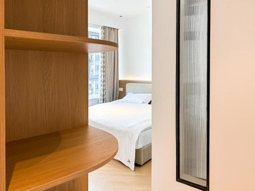 Eastern Hub - Bund Branch TianZiFang superior 2 bedrooms near the Bund, Shanghai (photo 6)