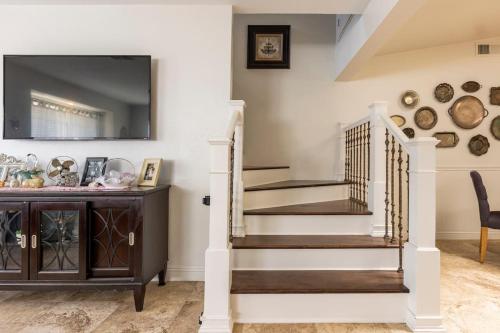 Contemporary Country Charm Suite in Moorpark, USA