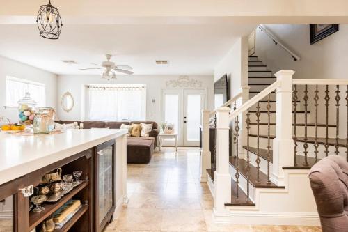 Contemporary Country Charm Suite in Moorpark, USA