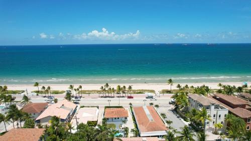 Casa Bermuda by AvantStay Right Across the Street from Fort Lauderdale Beach in Fort Lauderdale, USA