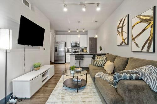 Modern 1BR Retreat Pool Free Wi-Fi Free Parking in Austin, USA