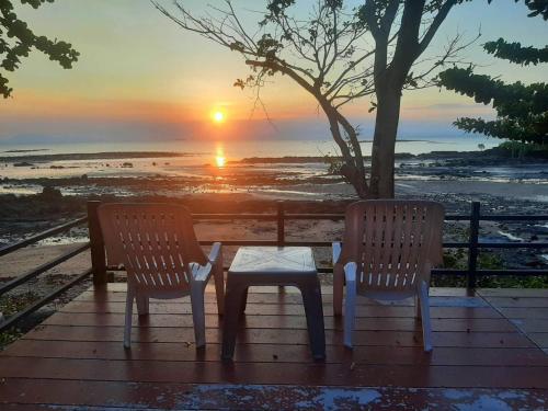 사툰 Rim Haad Villa and Camping Space 2성급 게스트하우스 레스토랑