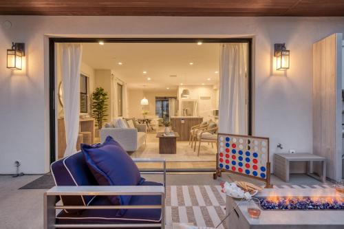 Pacific Villa by AvantStay Steps from Beach Luxurious Modern Indoor-Outdoor Living in Oceanside, USA