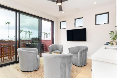 Pacific Villa by AvantStay Steps from Beach Luxurious Modern Indoor-Outdoor Living in Oceanside, USA