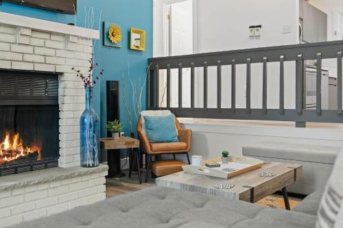 Trail House by AvantStay Walk to Creek Deck in Albrightsville, USA