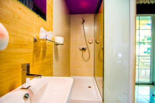 16:9 Los Molinos Suites - image 13