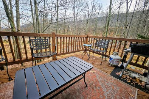 Summit Serenity by AvantStay Central Location w Mountain Views Deck in Crescent Lake, Vereinigte Staaten von Amerika