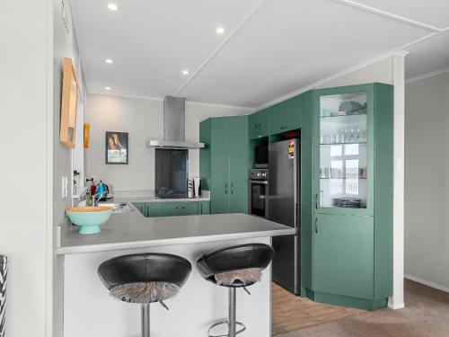 Viesnīcas āriene, Harbour Escape - Paparoa Holiday Home in Matakohe