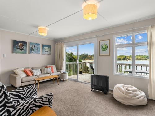 Viesnīcas āriene, Harbour Escape - Paparoa Holiday Home in Matakohe