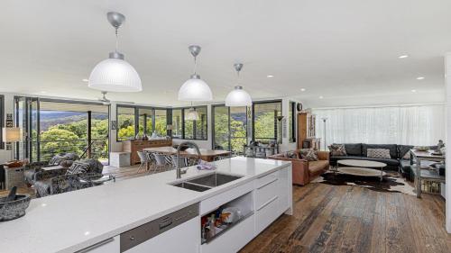 Konyha, Berry Mountain Hideaway - By Berry Getaways in Broughton Vale