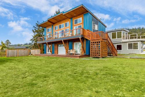 Chateau Coho by AvantStay Easy Beach Access in Greenbank, USA