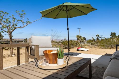 Dune Rise by AvantStay Chic Oasis w Patio in Joshua Tree, USA