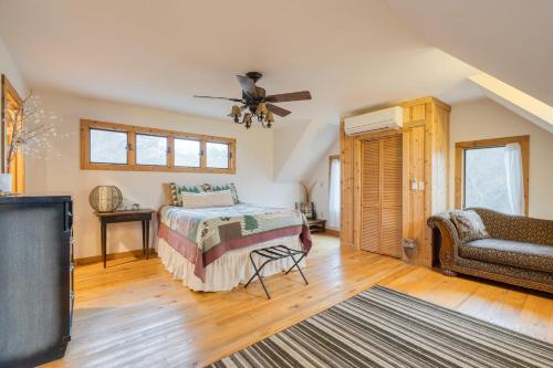 Starry Woods by AvantStay Retreat Near Asheville in Asheville, USA