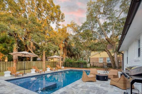 Sawyer Jessamine by AvantStay 2 Homes Pool in Isle of Palms, USA