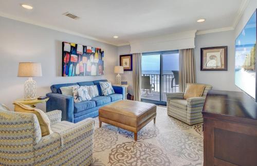 320 Seascape by AvantStay Beachfront Ocean Views in Isle of Palms, USA
