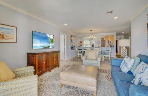320 Seascape by AvantStay Beachfront Ocean Views in Isle of Palms, USA