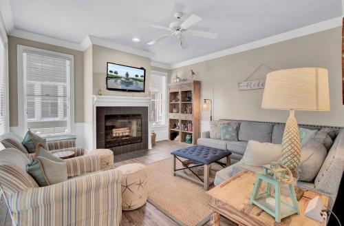 123 Grand Pavilion by AvantStay Steps from Beach in Isle of Palms, USA