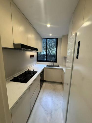 Sunny Abode创世纪花园 Deluxe three bedroom near Xujiahui, Szanghaj (zdjęcie 8)