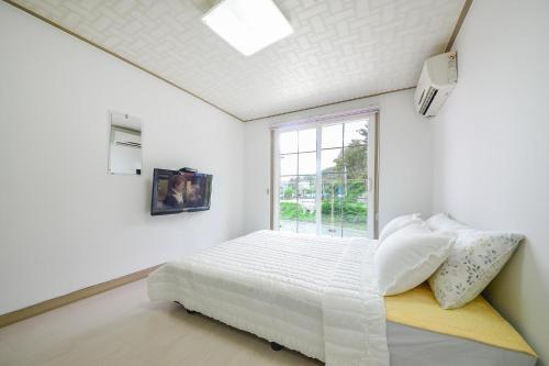 1 queen bed