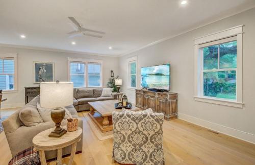 3602 Hartnett Boulevard by AvantStay Charming Home w Pool in Isle of Palms, USA