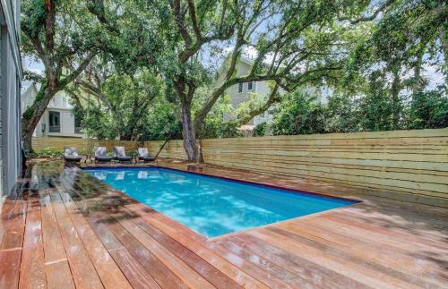 3602 Hartnett Boulevard by AvantStay Charming Home w Pool in Isle of Palms, USA