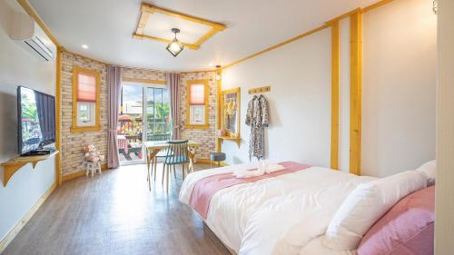 room detail thumbnail 0