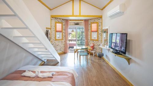 room detail thumbnail 0