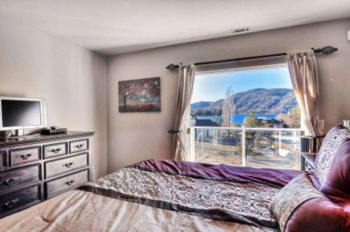 Boulder Bay Lodge by AvantStay Boulder Bay Home w Hot Tub Large Patio Game Room in Big Bear Lake, USA