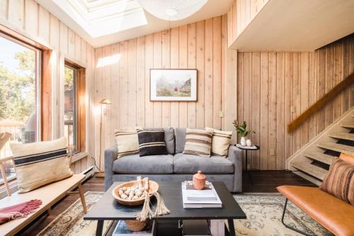 Rover by AvantStay Beautiful Ski-Chalet in Heart of Breckenridge in Breckenridge, USA