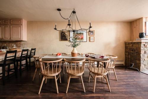 Rover by AvantStay Beautiful Ski-Chalet in Heart of Breckenridge in Breckenridge, USA