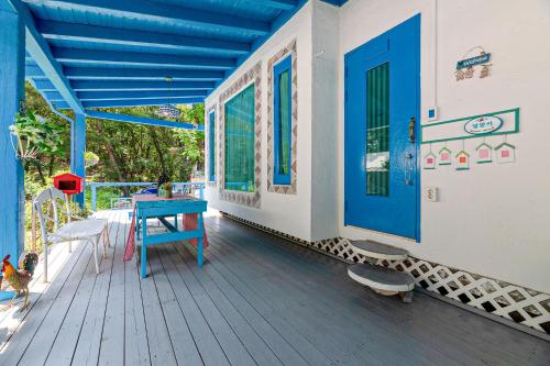 room detail thumbnail 1