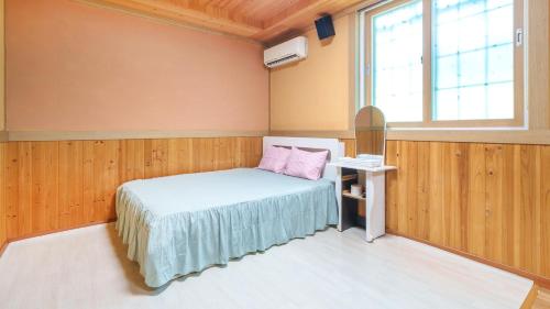 1 double bed