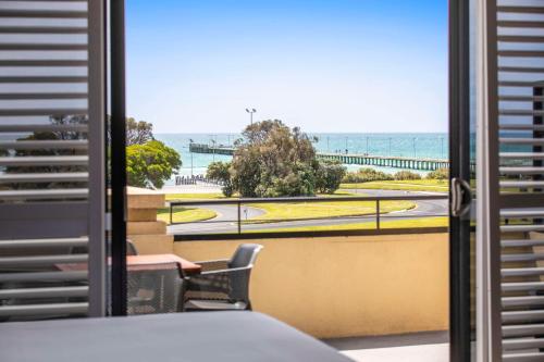 Skats, Nightelier Rye in Morningtona Pussala