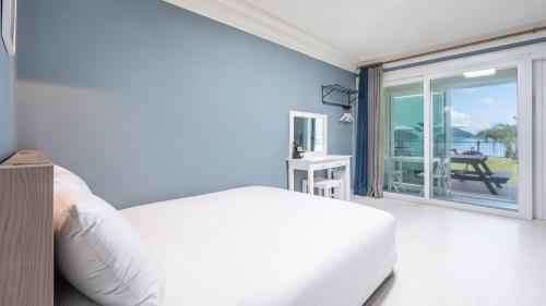 1 queen bed