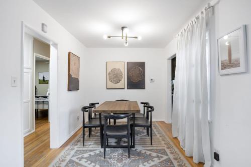Balcom by AvantStay Newly Furnished Valley Home in Los Angeles, USA