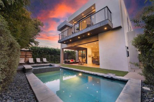 LA Villa by AvantStay Walk to The Grove LA in Los Angeles, USA