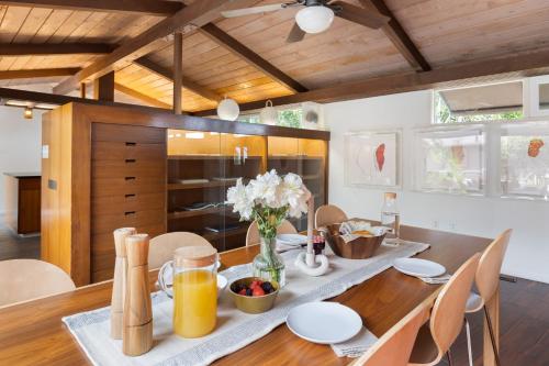 La Jolla Mid-Century by AvantStay Private Pool Outdoor Living Ocean Views in San Diego, USA