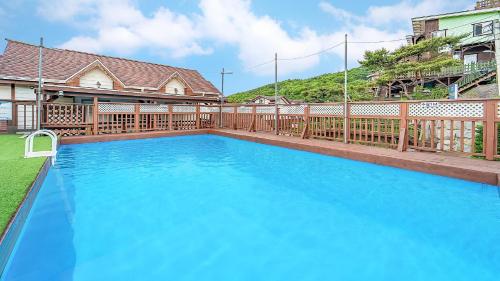 Ganghwa Sandelbada Kids Gajok Pension