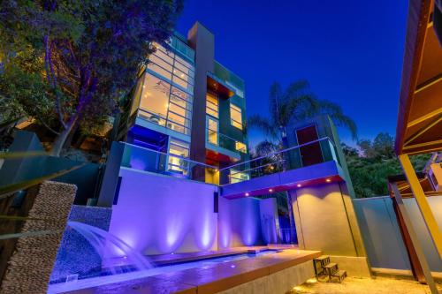 The Gallery by AvantStay Luxe Hollywood Artist’s Home Pool Private Elevator in Los Angeles, USA