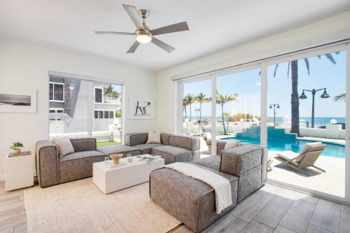 Sea Breeze by AvantStay Across From Fort Lauderdale Beach Pool Out Door Dining Fire pit in Fort Lauderdale, USA