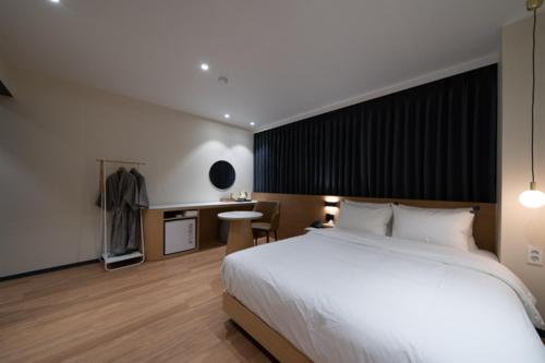 김해 넘버25호텔 내외점 (No25 Hotel Naeoe) 호텔 객실