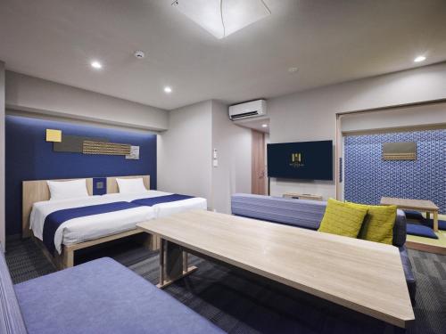 Grand Japanese Room with Washing Machine image 10
