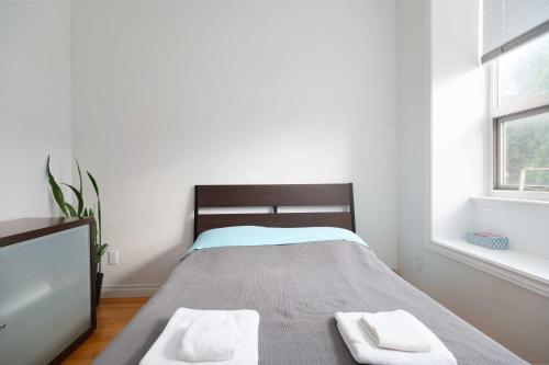 Private Room with Shared Washroom in Homestay in Vancouver, Canada