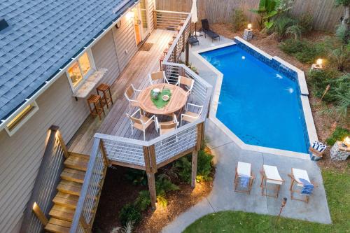Palmetto by AvantStay Gorgeous Character Home w Pool Sun Room Pool Table in Isle of Palms, USA