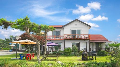 Exterior view, Taean Hagampo coastvalley pension in Wonbuk myeon